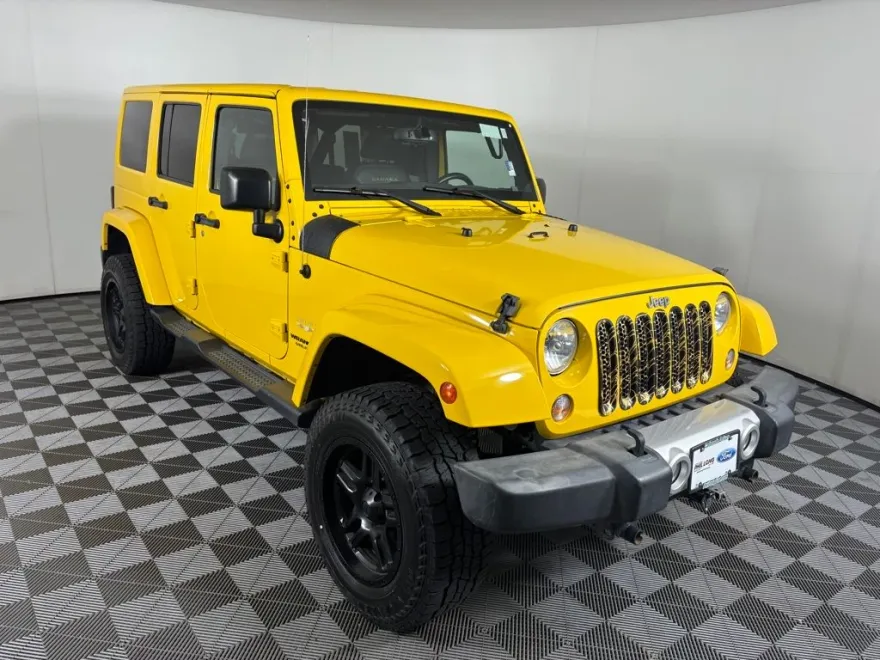 2015 Jeep Wrangler Unlimited Sahara photo 1