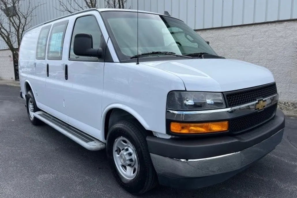 2022 Chevrolet Express Cargo 2500 photo 1