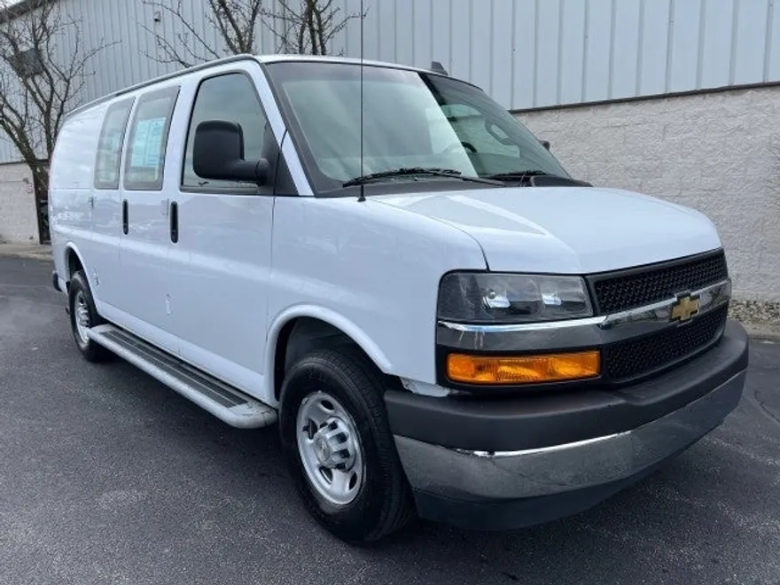 2022 Chevrolet Express Cargo 2500 photo 1