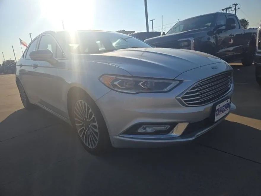 2017 Ford Fusion SE photo 1