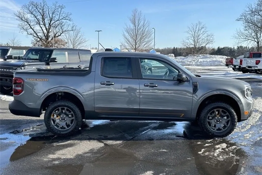 2025 Ford Maverick Tremor photo 1