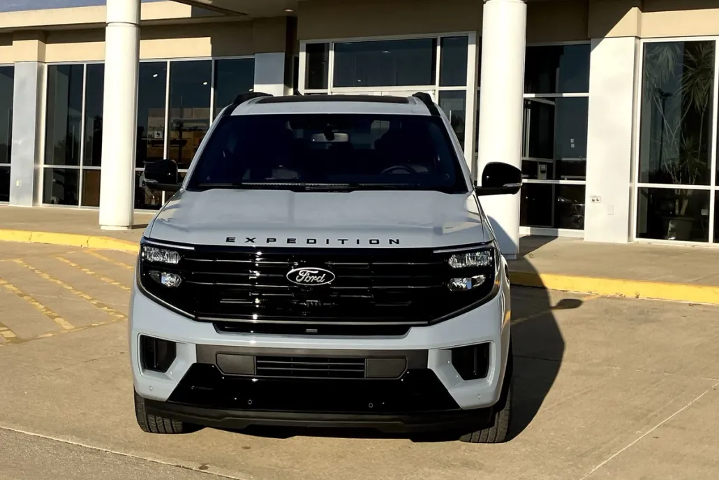 2025 Ford Expedition Platinum photo 1