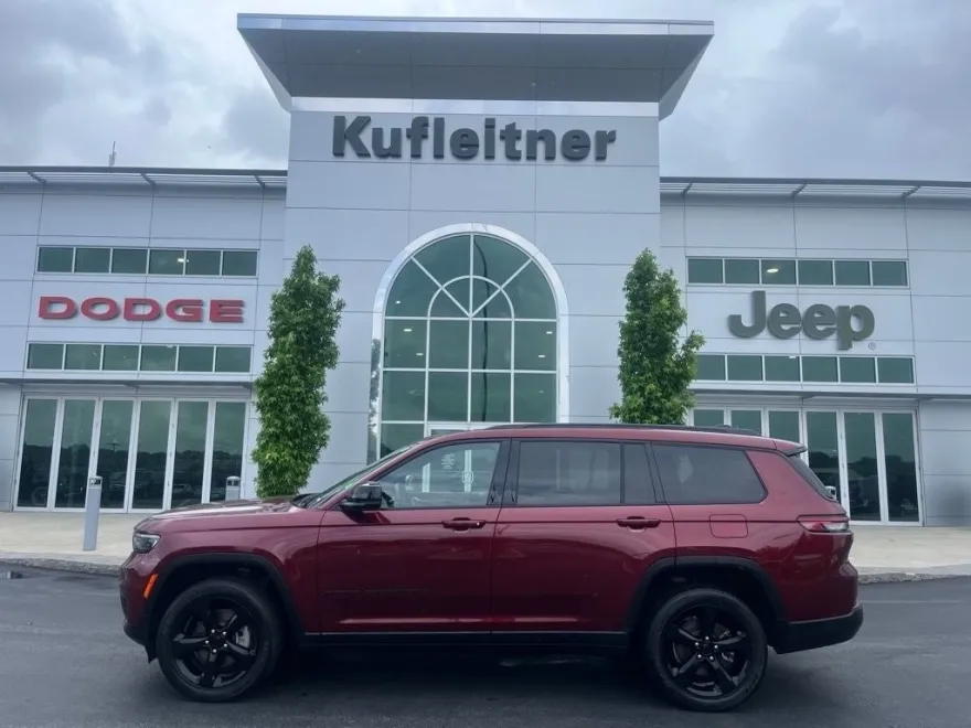 2021 Jeep Grand Cherokee Altitude photo 1