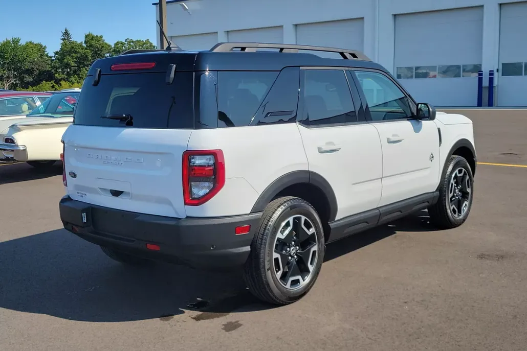 2023 Ford Bronco Sport Outer Banks photo 1