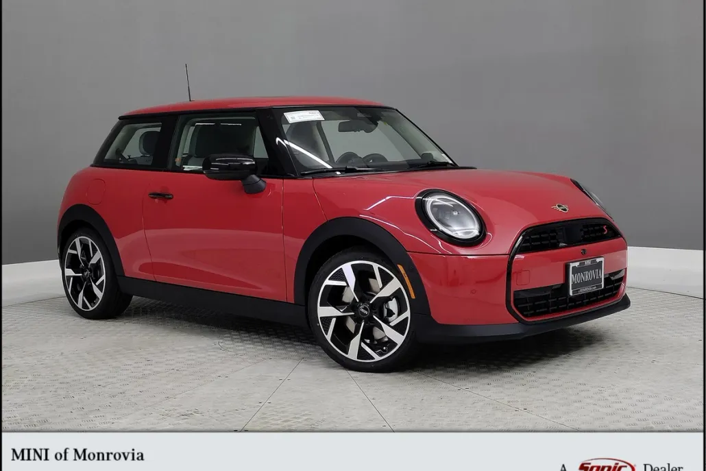 2025 Mini Cooper 2 Door Hardtop Iconic photo 1