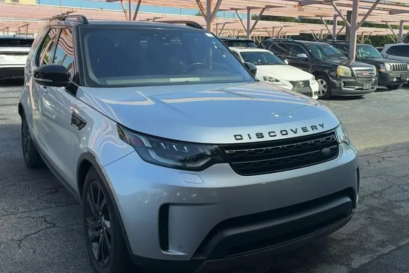 2019 Land Rover Discovery SE photo 1