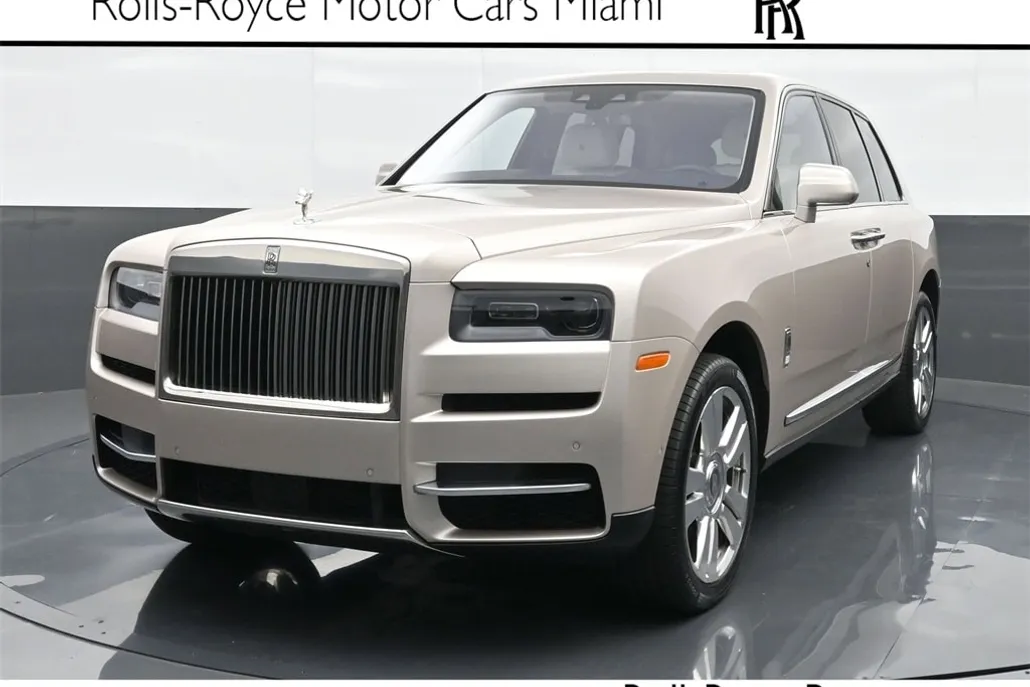 2023 Rolls Royce Cullinan RR31 photo 1
