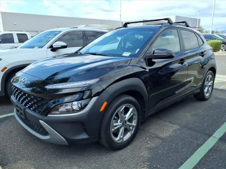 2022 Hyundai Kona SEL photo 1