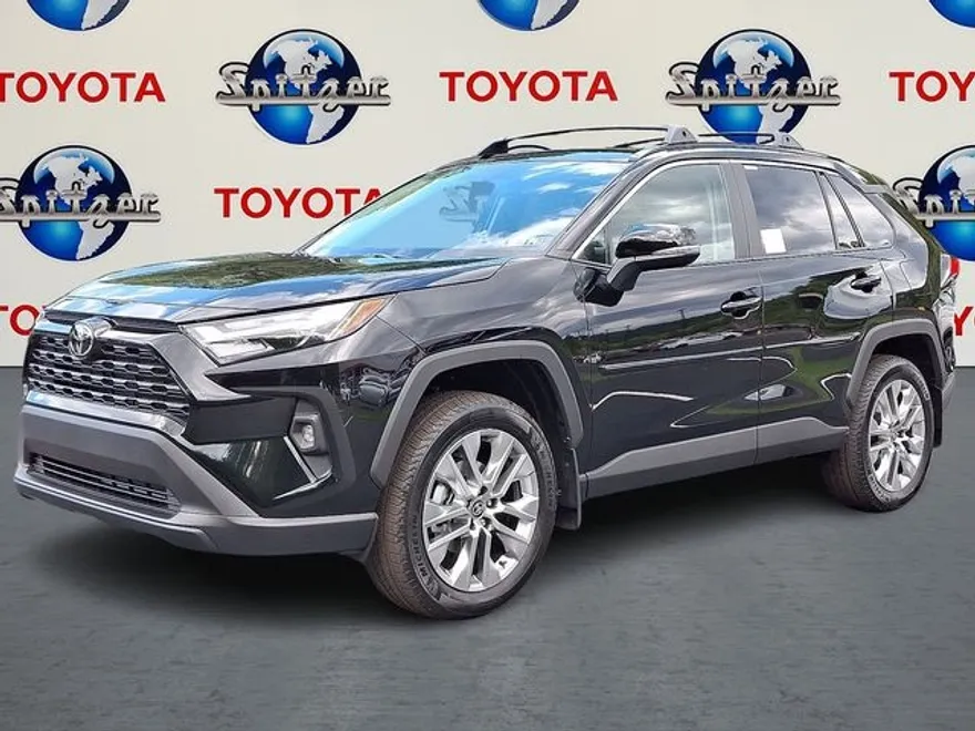 2025 Toyota RAV4 XLE Premium photo 1