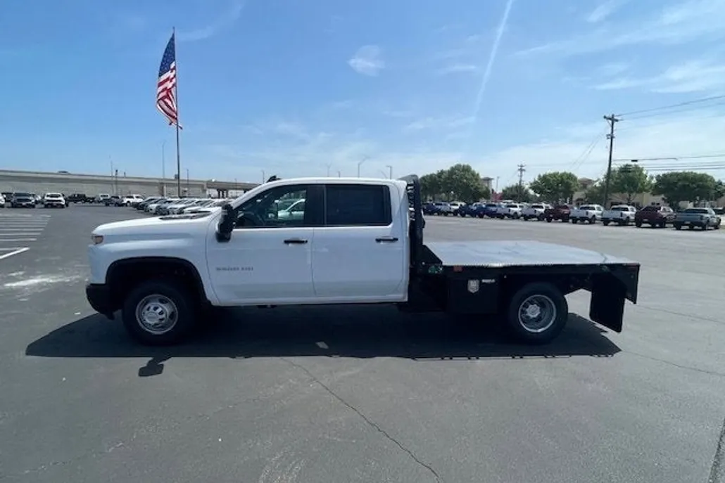 2025 Chevrolet Silverado 3500HD Work Truck photo 1