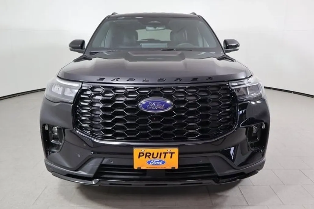 2025 Ford Explorer ST-Line photo 1
