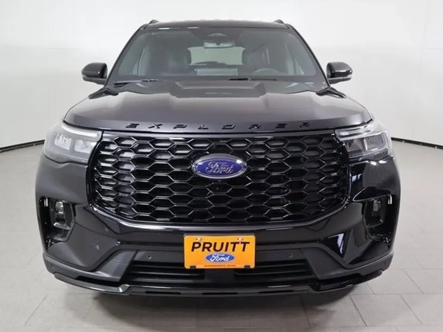 2025 Ford Explorer ST-Line photo 1