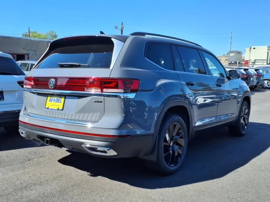 2026 Volkswagen Atlas SE Technology photo 1