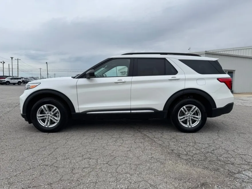 2022 Ford Explorer XLT photo 2