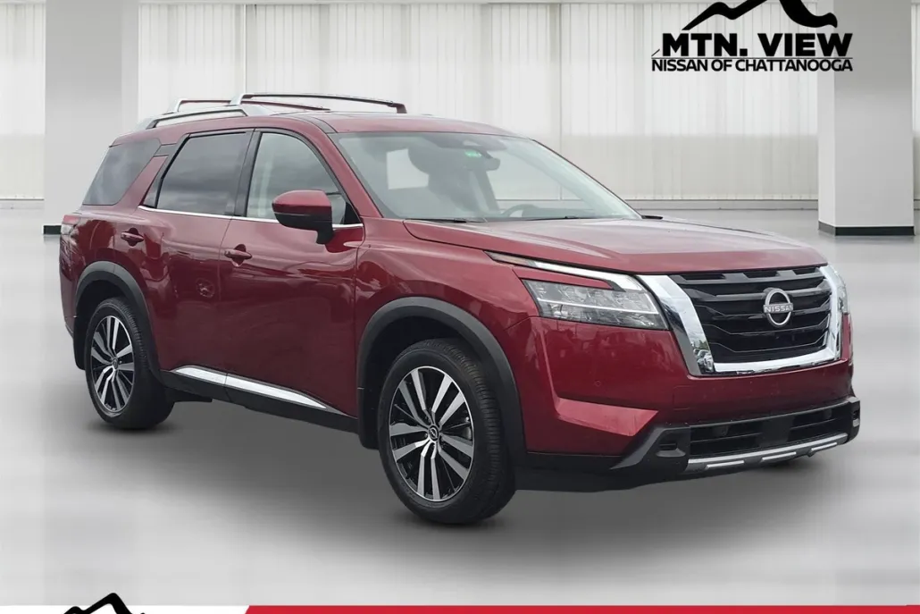 2024 Nissan Pathfinder Platinum photo 1