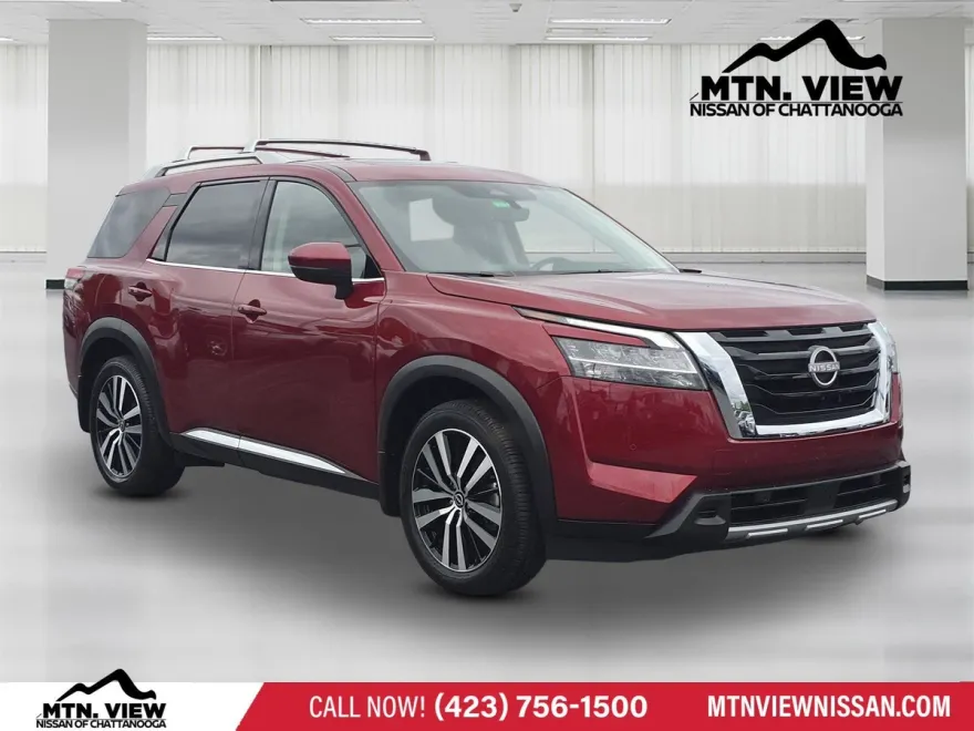 2024 Nissan Pathfinder Platinum photo 1