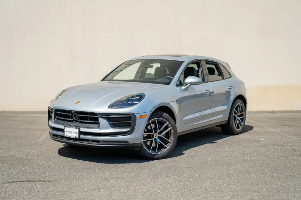 2025 Porsche Macan S photo 1