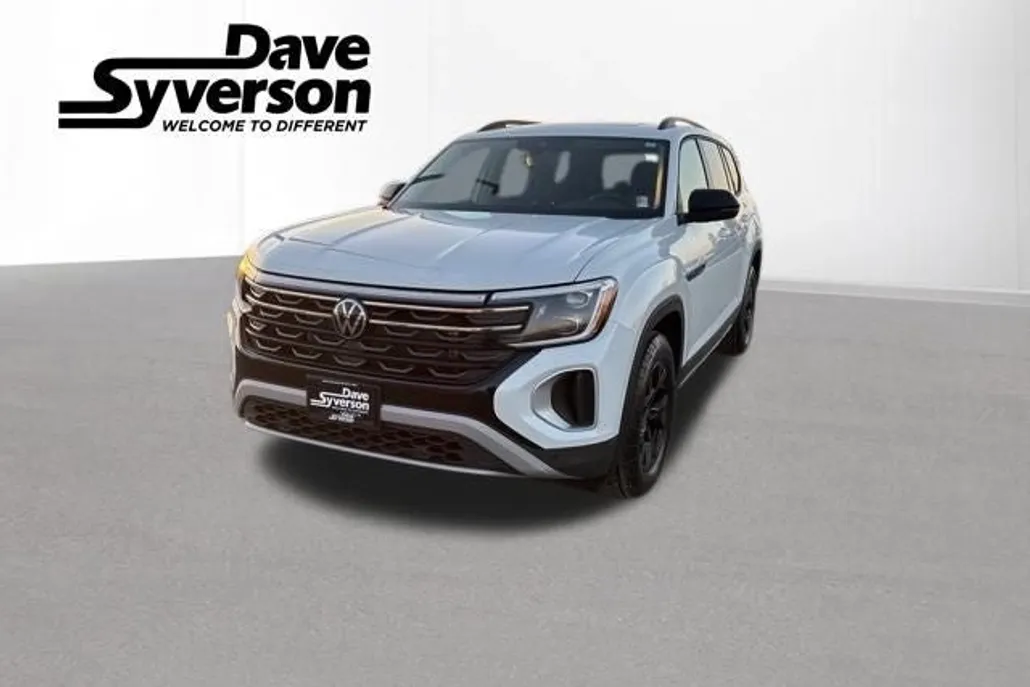2025 Volkswagen Atlas Peak Edition photo 1