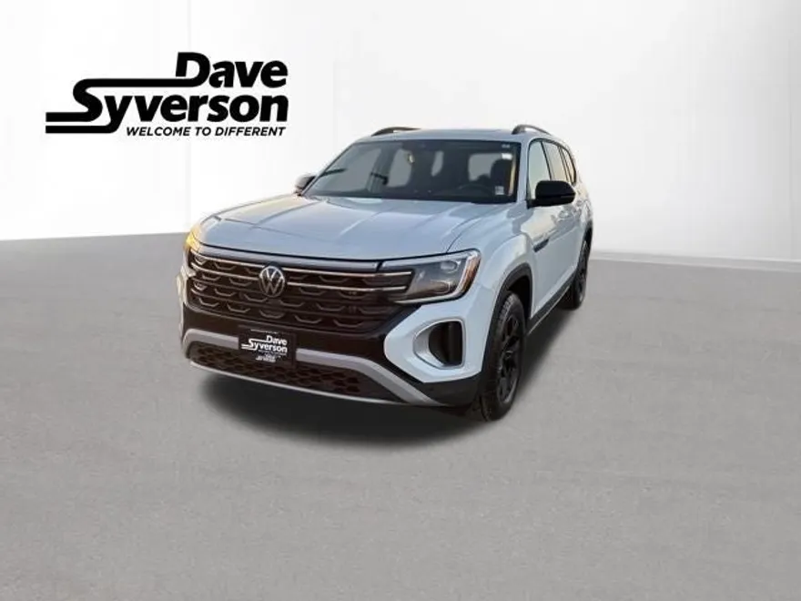 2025 Volkswagen Atlas Peak Edition photo 1