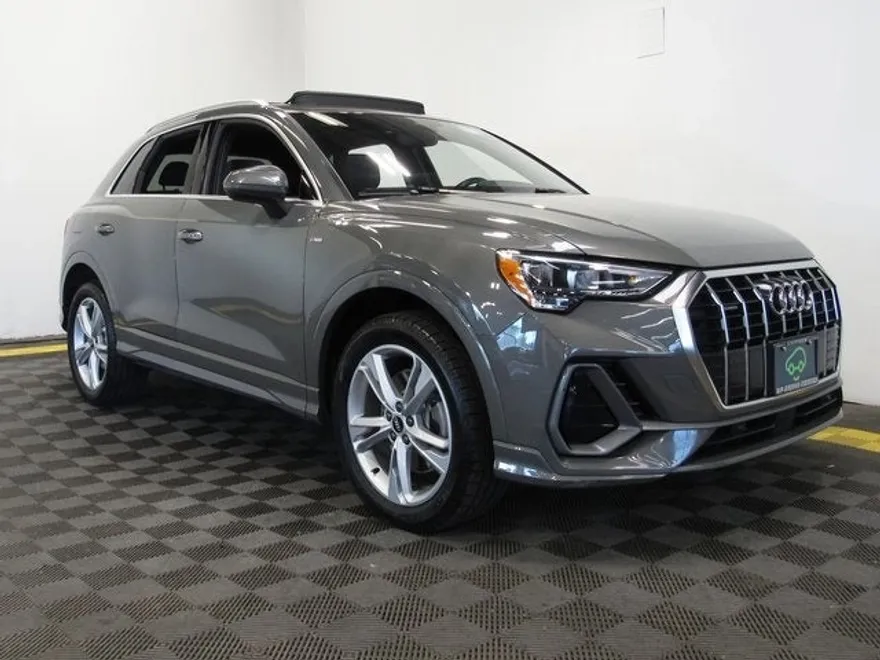 2022 Audi Q3 Premium 45 TFSI S line photo 1