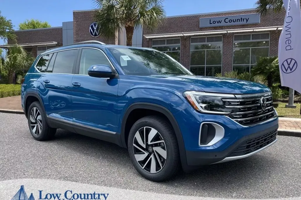 2025 Volkswagen Atlas SE photo 1
