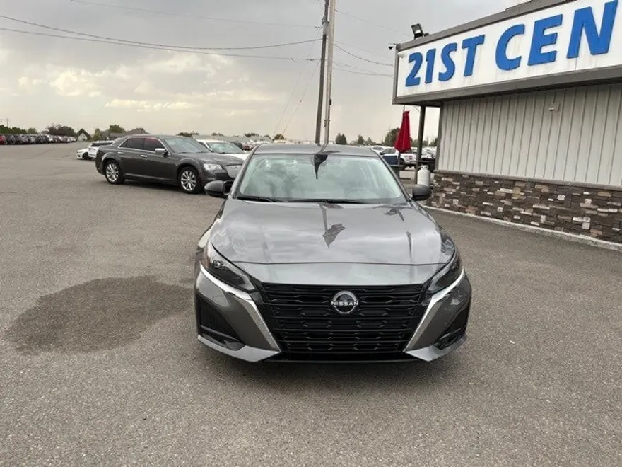 2024 Nissan Altima 2.5 SV photo 1