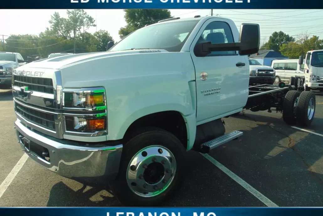 2024 Chevrolet Silverado 6500HD Work Truck photo 1