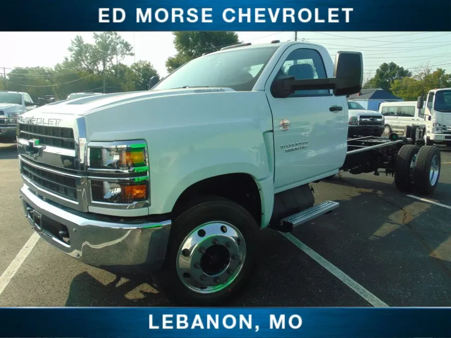 2024 Chevrolet Silverado 6500HD Work Truck photo 1