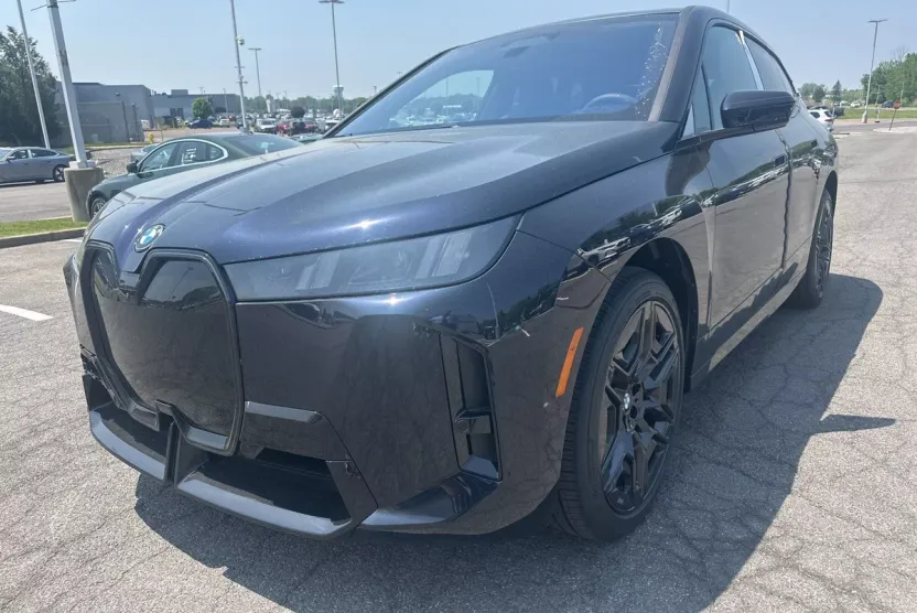 2026 Bmw iX photo 1