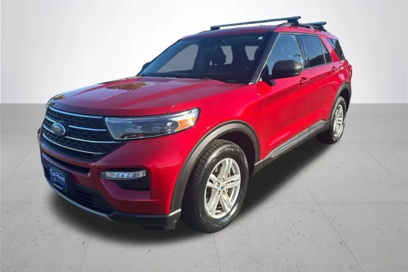 2022 Ford Explorer XLT photo 1