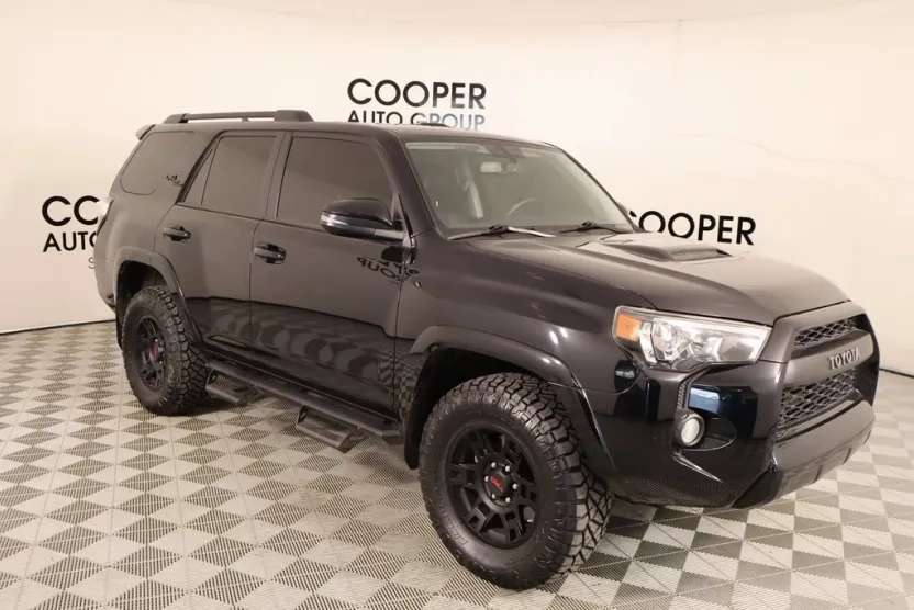 2019 Toyota 4Runner TRD Off-Road Premium photo 1