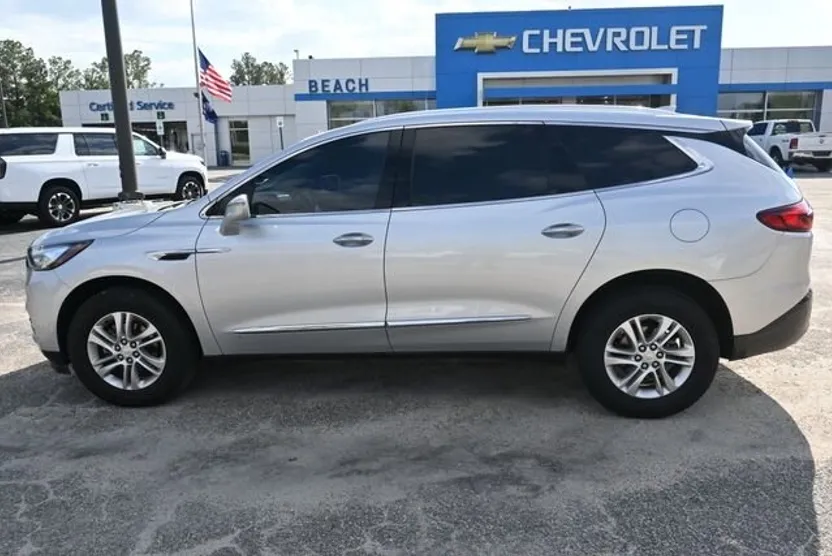 2020 Buick Enclave Essence photo 1