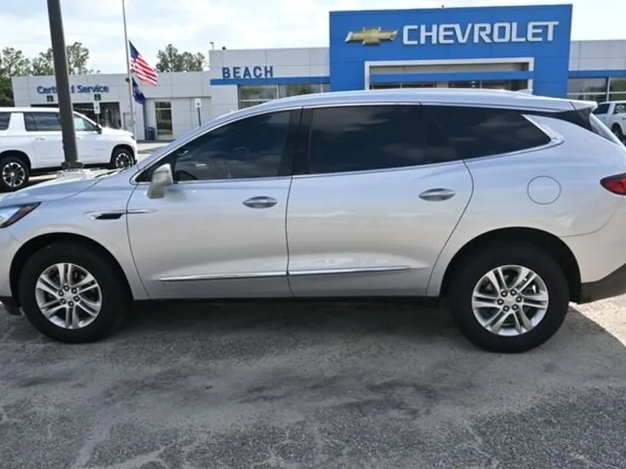 2020 Buick Enclave Essence photo 1