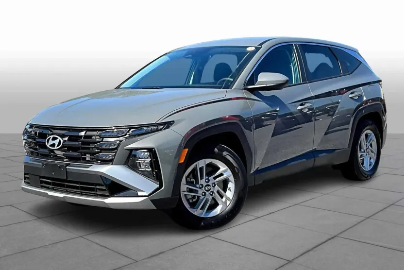2025 Hyundai Tucson SE photo 1
