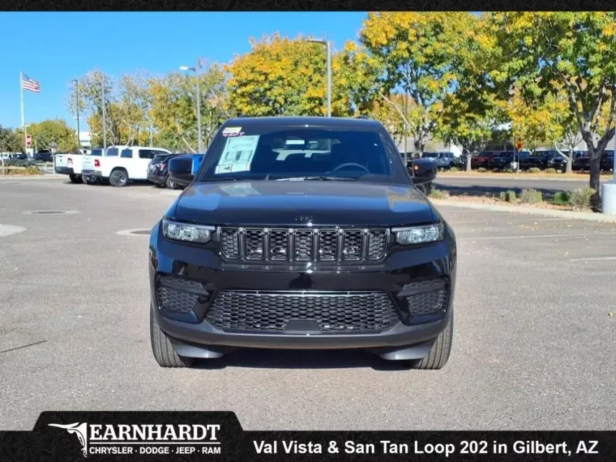 2025 Jeep Grand Cherokee Laredo Altitude photo 1