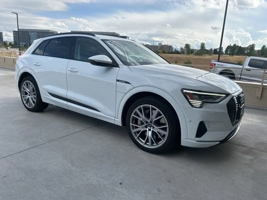 2021 Audi e-tron Prestige photo 1