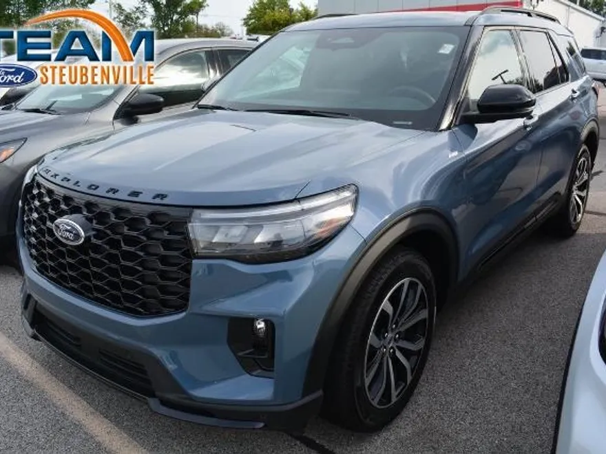 2025 Ford Explorer ST-Line photo 1