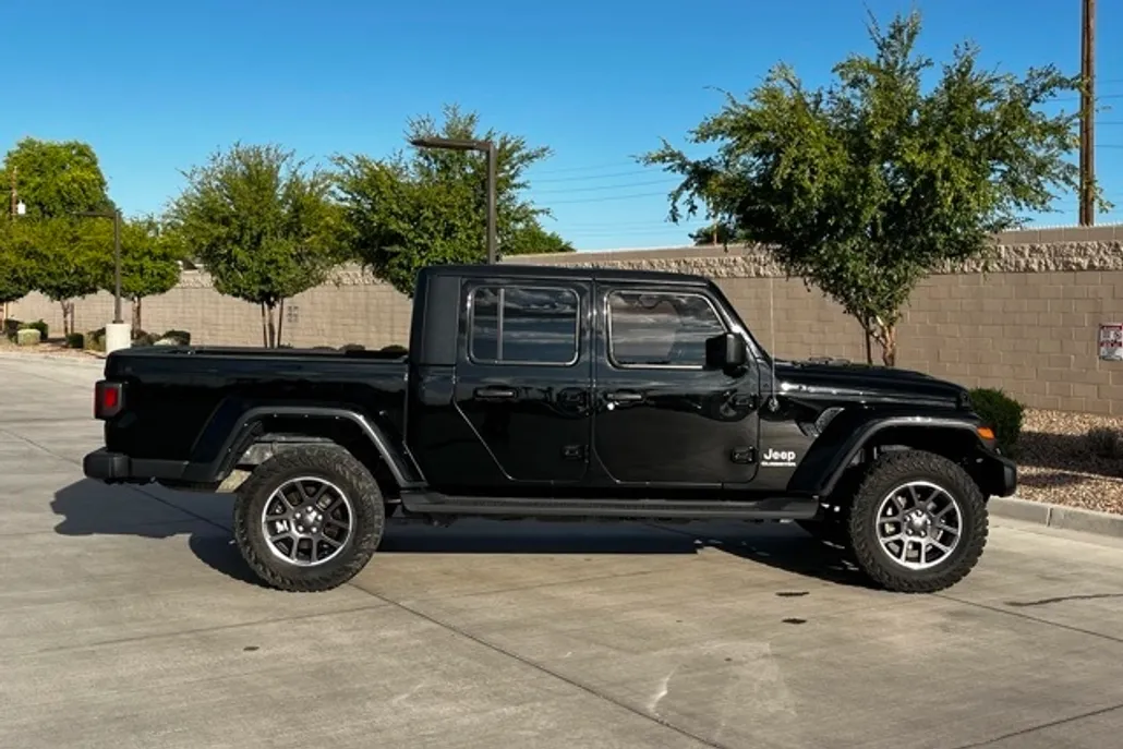 2022 Jeep Gladiator Overland photo 1