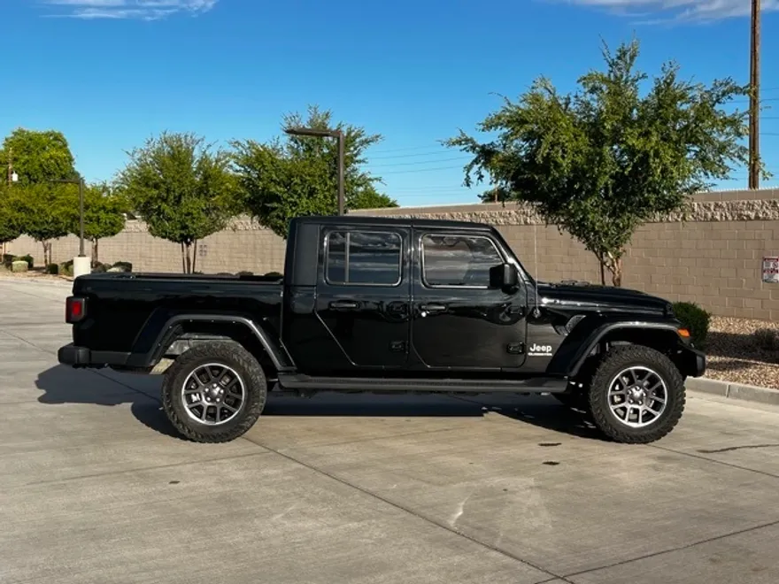2022 Jeep Gladiator Overland photo 1