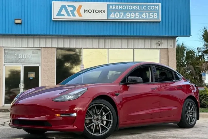 2018 Tesla Model 3 Long Range photo 1
