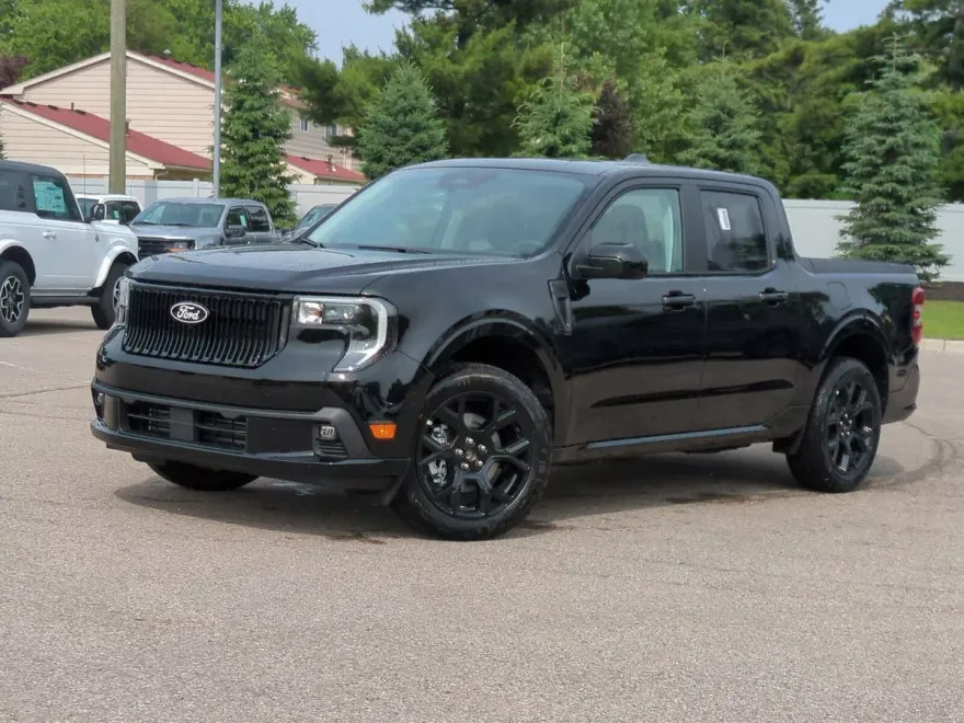 2025 Ford Maverick photo 1
