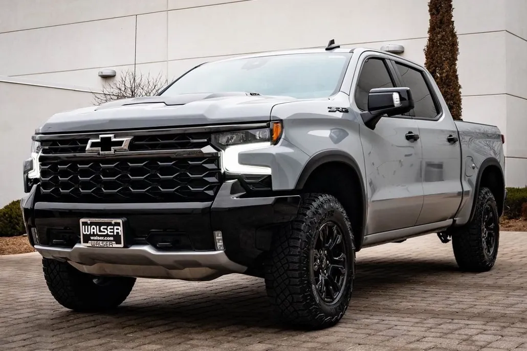 2024 Chevrolet Silverado 1500 ZR2 photo 1