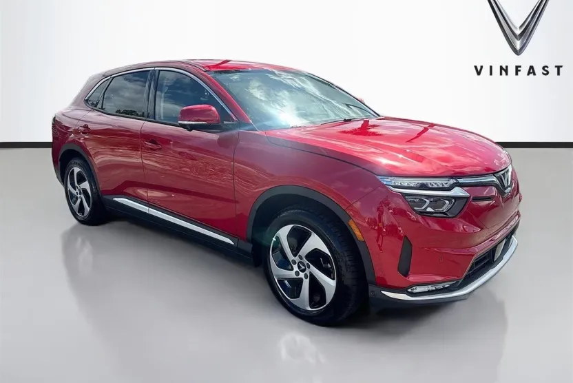 2025 Vinfast VF 8 8 photo 1