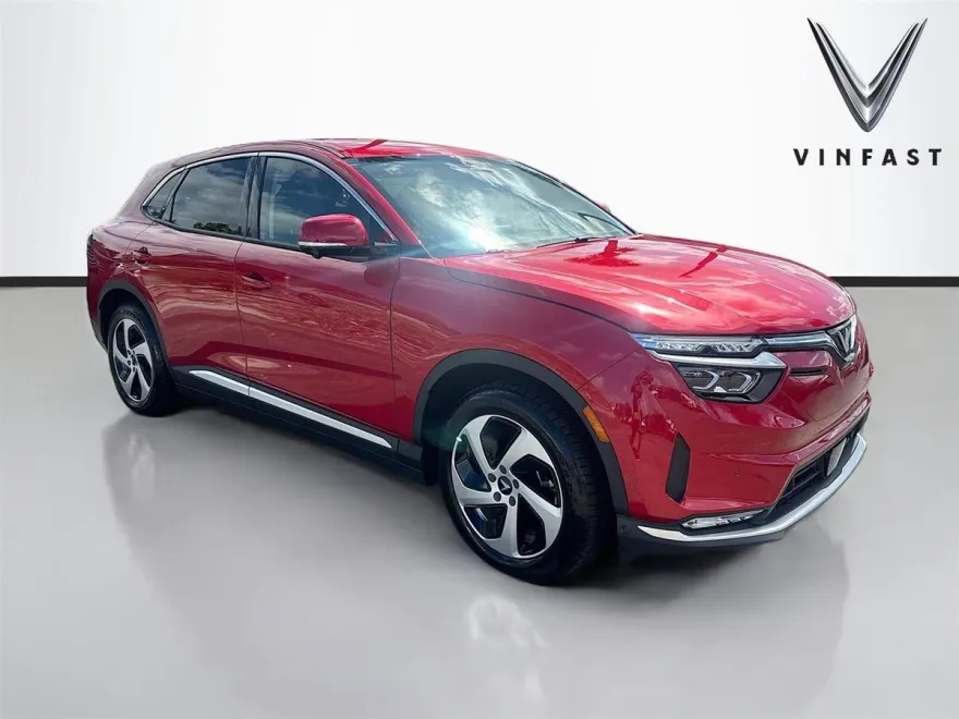 2025 Vinfast VF 8 8 photo 1