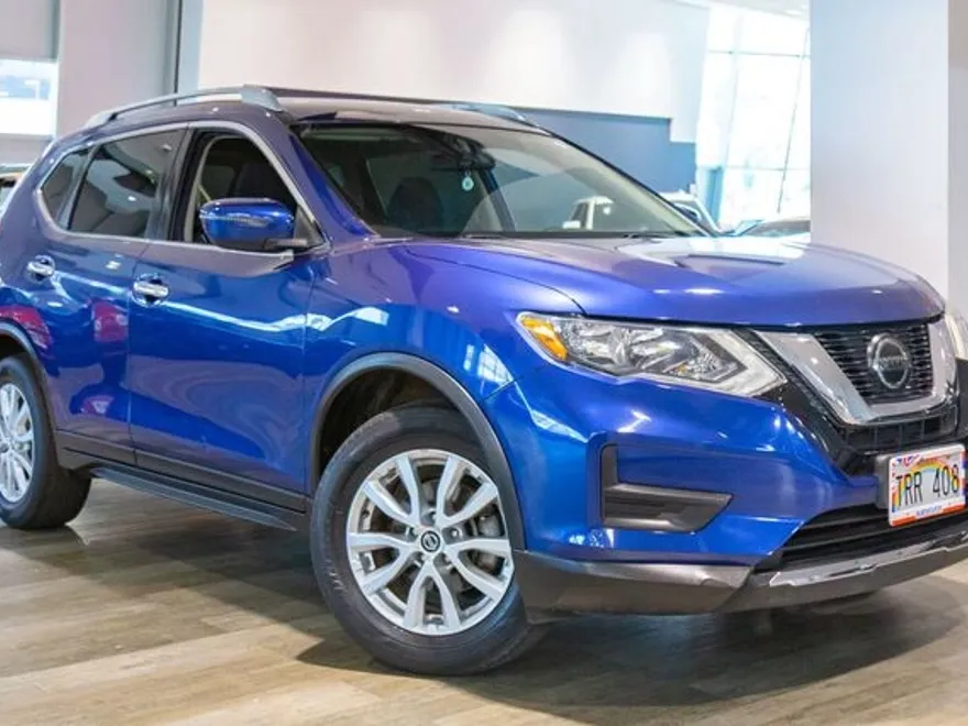 2019 Nissan Rogue SV photo 1