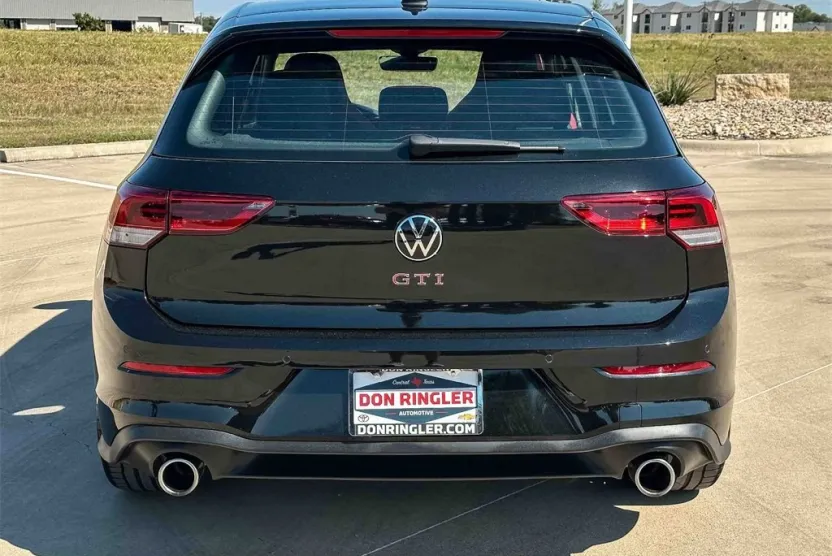 2024 Volkswagen Golf GTI 380 S photo 1