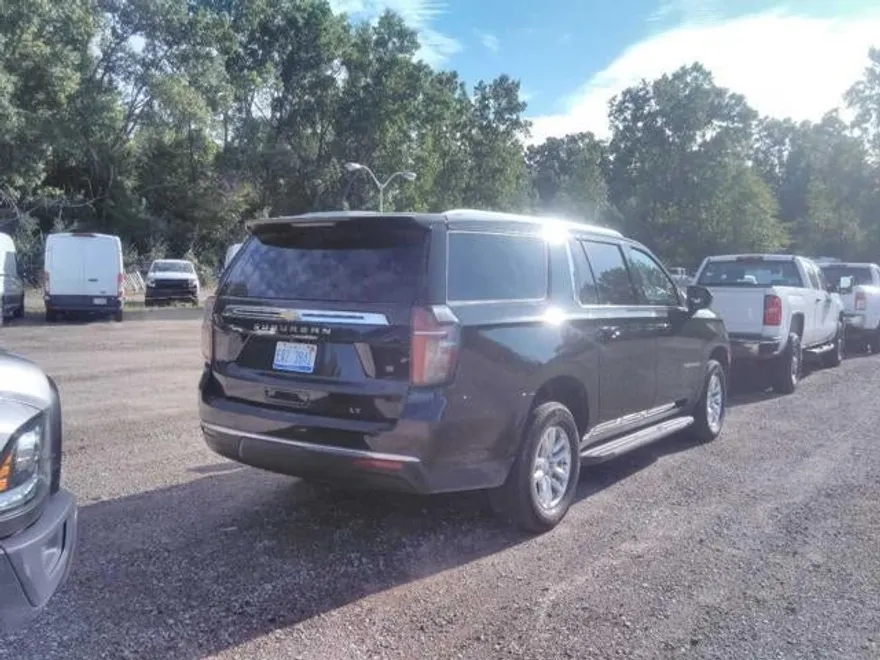 2024 Chevrolet Suburban LT photo 1