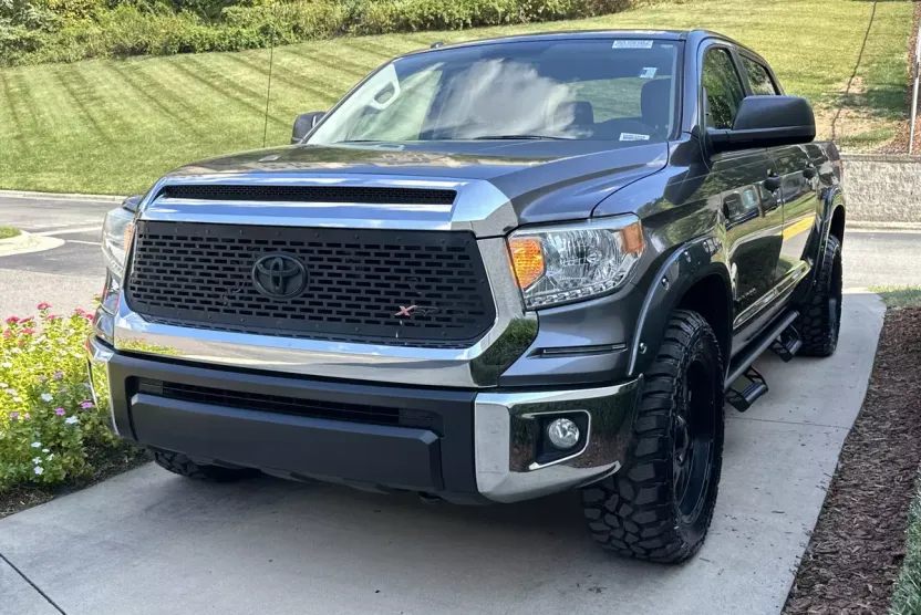 2017 Toyota Tundra SR5 photo 1