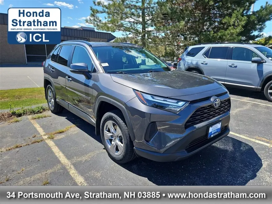 2022 Toyota RAV4 Hybrid XLE photo 1