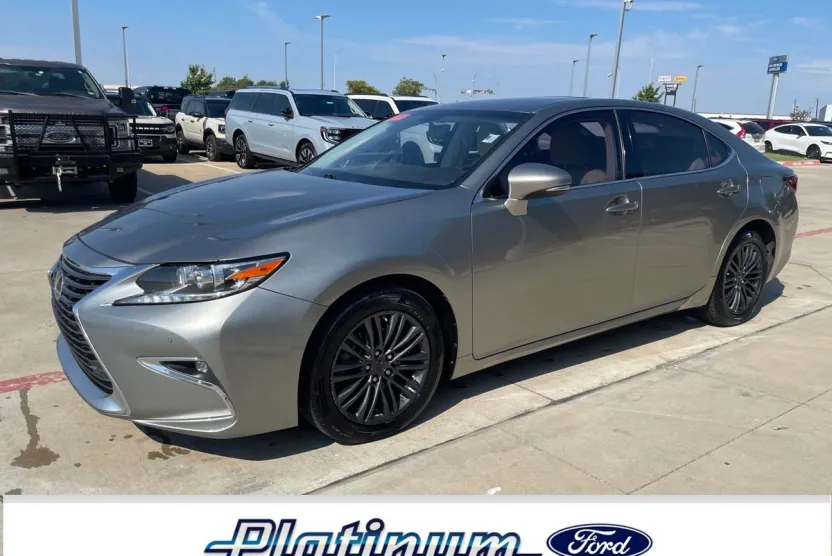 2016 Lexus ES 350 photo 1